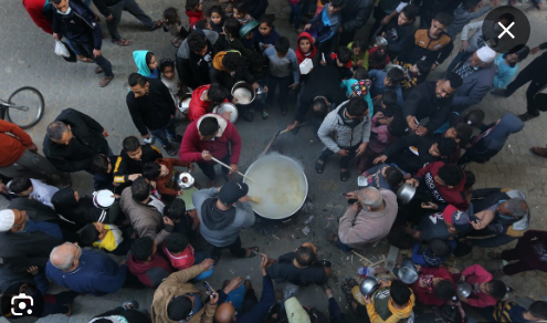 भूख और प्यास से तड़प रहे हजारों लोगों
