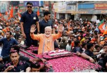 PM Modi in Varanasi Live Update: PM Modi's road show starts in Varanasi, crowd of thousands of people gathered…