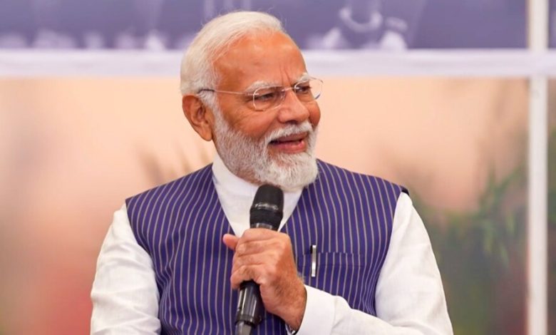 Modi Swadeshi Campaign: Prime Minister Narendra Modi on Sunday addressed a huge public meeting in his parliamentary constituency Varanasi