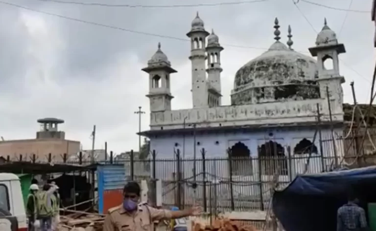 3gkl0c38_gyanvapi-masjid-_625x300_09_September_21