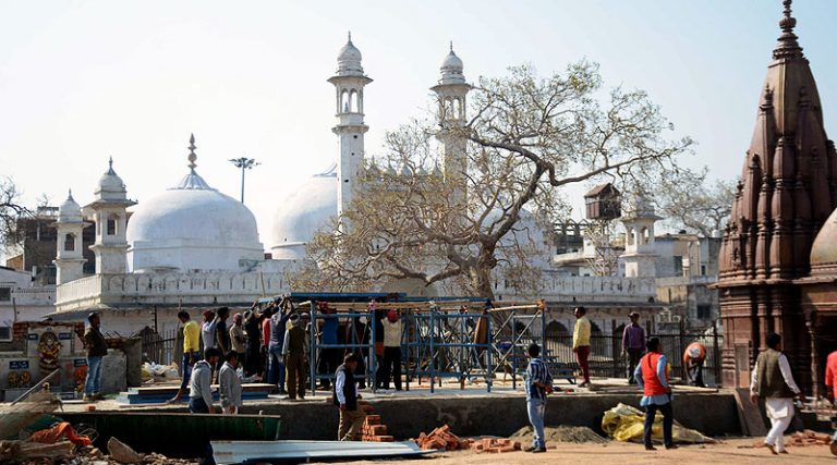 Gyanvapi-mosque-and-Kashi-Vishwanath-temple-in-Varanasi-5