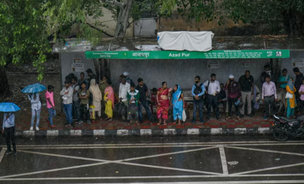 बस स्टॉप, फोटो क्रेडिट-PTI