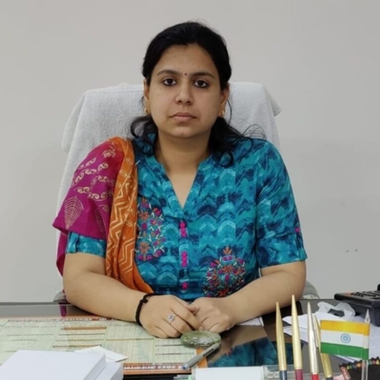 आईएएस अधिकारी ने एक लेखपाल को किया ऑन द स्पॉट ही सस्पेंड