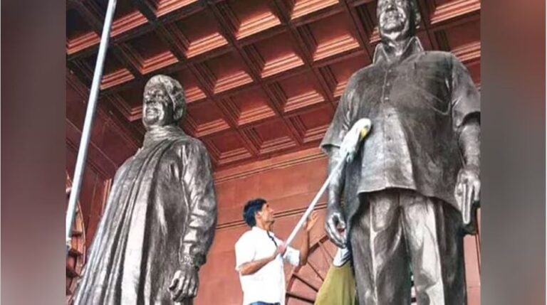BSP ने किया अपने कार्यालय में बदलाव, हटाई गईं कांशीराम, मायावती और अंबेडकर की मूर्तियां