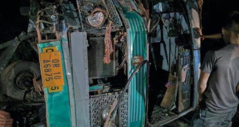 ओडिशा में दर्दनाक बस हादसे में 12 लोगों की मौत