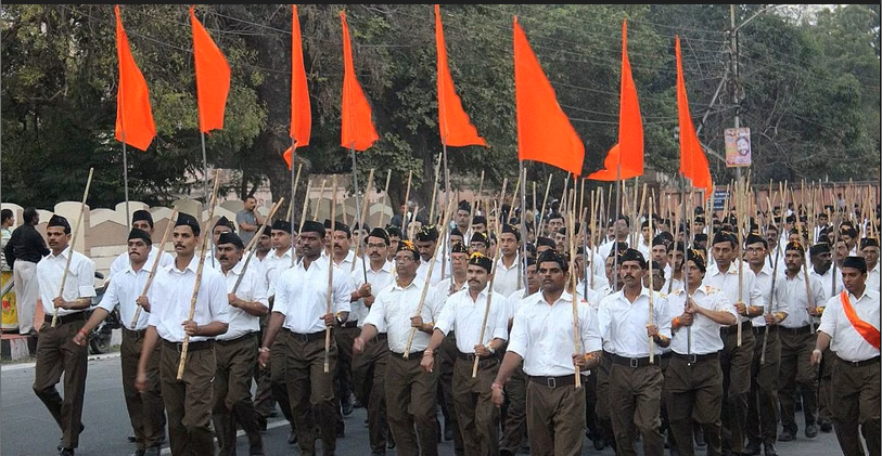 विपक्ष की घेराबंदी से परेशान संघ
