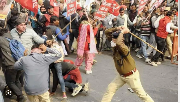 वाह रे ‘सुशासन बाबू’…महिलाओं को पीटा,