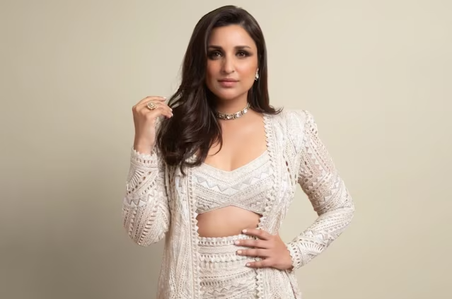 Today Bollywood News in Hindi: Parineeti Chopra addresses 'pregnancy and plastic surgery rumours'