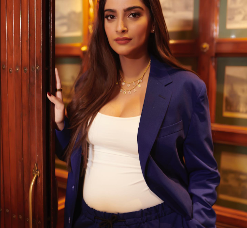Today Bollywood News in Hindi: Sonam Kapoor talks about being 'traumatized' after gaining 32 kg during pregnancy