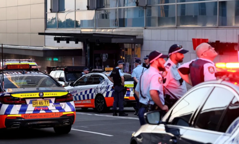 Today Headline News Australia: Knife attack in Sydney shopping mall, 6 dead, police also killed the attacker