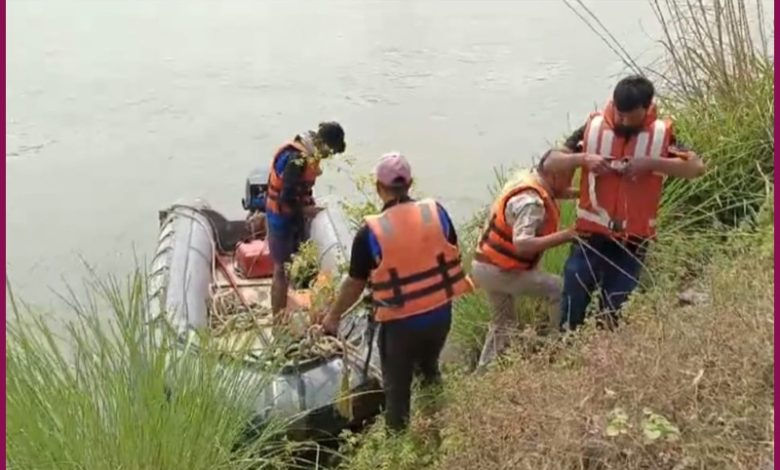 Uttar Pradesh latest news: A person washing hands in the canal after defecation drowned in the canal, PAC jawans are searching for the body.