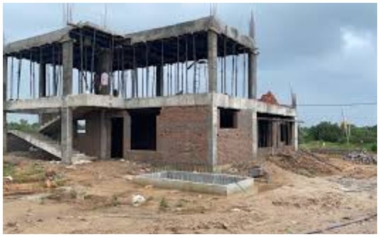 Up Saharanpur latest news: Illegal construction going on without fear under the protection of junior engineer, causing loss of crores to the revenue.