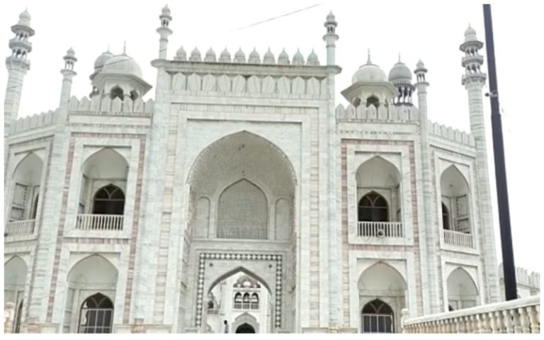 Darul Uloom Deoband Bans Women Entry: Ban on entry of women in Deoband Darul Uloom due to making of reel.