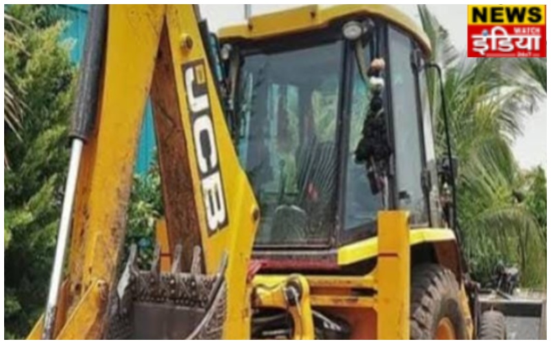Latest UP Political News: Bulldozer runs on the farm house of Congress State General Secretary