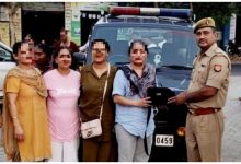 Latest News Bijnor UP: Women from England praised the working style of Bijnor Police