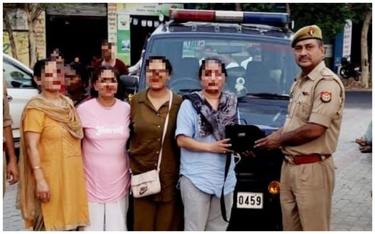 Latest News Bijnor UP: Women from England praised the working style of Bijnor Police