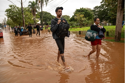 Brazil floods: India's friend in trouble, 75 people died and more than 100 missing in floods