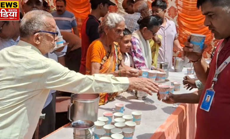 Unique initiative of Senior Citizens Council in Bagpat, served sherbet to passersby