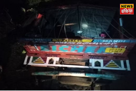 Up accident: Bus accident happened in UP, five people seriously injured