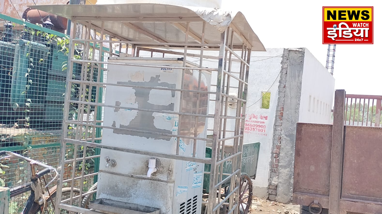 In the scorching heat of Saharanpur, there was no water arrangement at the Mankamau bus stand.
