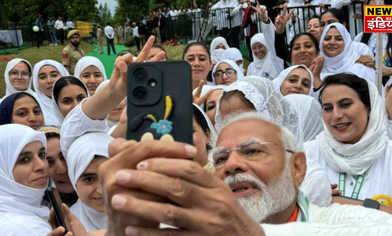 On International Yoga Day, Prime Minister Modi practiced yoga in Srinagar.