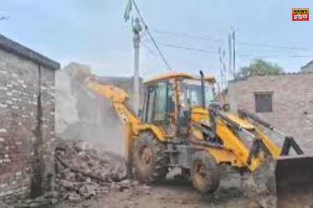 Bareilly News: A youth was killed in the uproar during the Muharram procession in Bareilly, the government drove a bulldozer to the house of the accused.