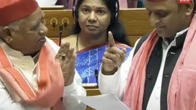 Parliament Session 2024 News: What did Akhilesh say that the Ayodhya MP stood up and folded his hands?