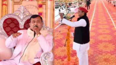 Hathras Satsang Accident: Baba Sakar Hari has a deep connection with politics! Akhilesh Yadav has also participated on the stage