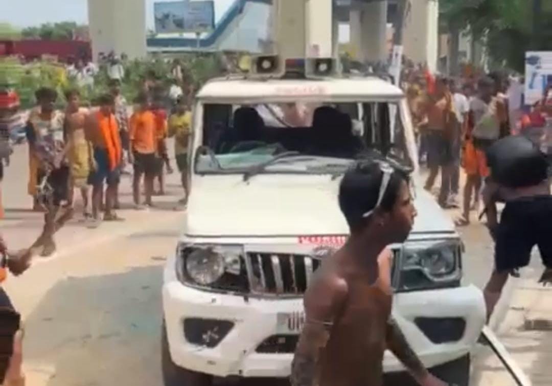 There was a ruckus after a Kanwariya was hit at Duhai metro station