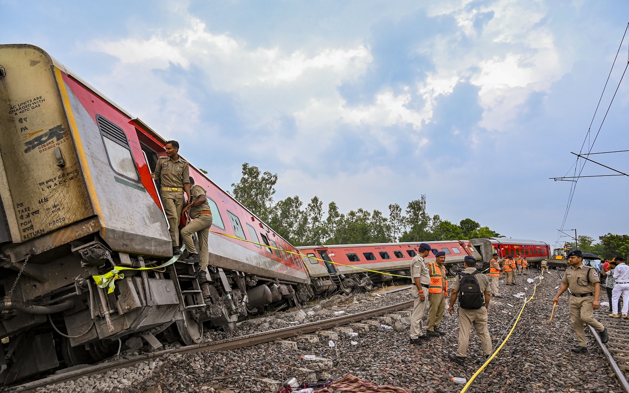 gonda-train-accident