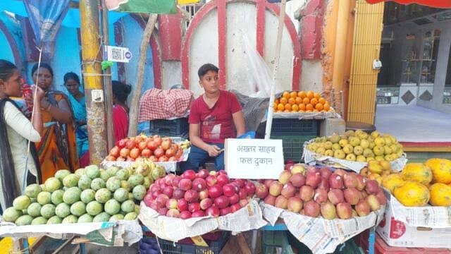 Kanwar Yatra Controversy: Shopkeepers in Gaya put up nameplates in front of their shops