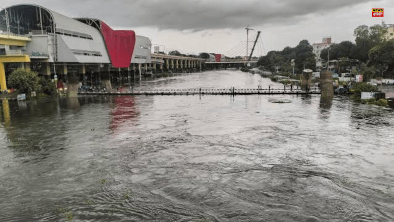 Pune Weather News: Heavy rains cause floods in the area