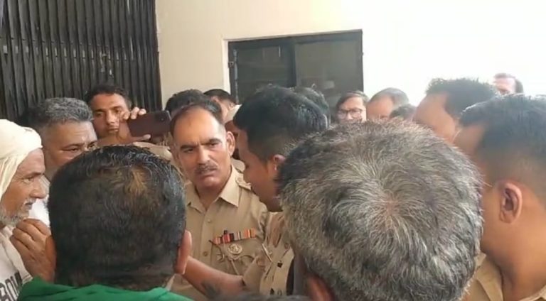Police went to search the house, the woman died after some time