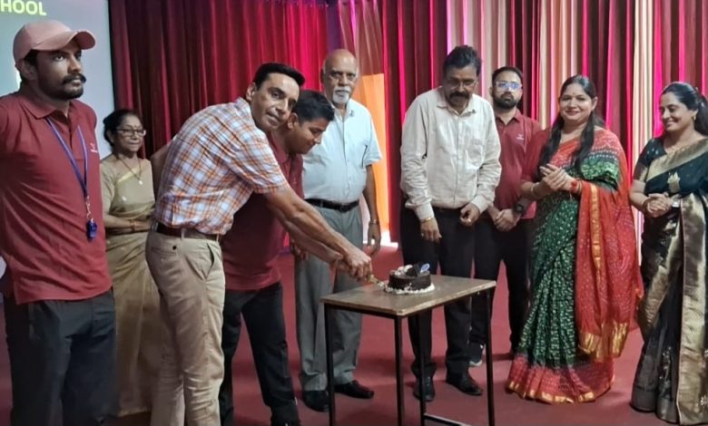 Teachers' Day celebrated by cutting birthday cake in Bijnor Public School