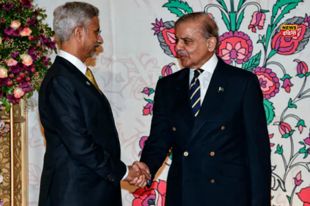 SCO Summit in Pakistan: Jaishankar and Pakistan Prime Minister Shahbaz Sharif meet at SCO dinner