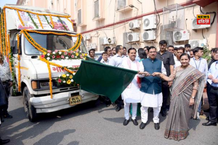 Bharat Chana Dal Phase-2: Union Food Minister Joshi flagged off a van for the sale of chana dal in Delhi