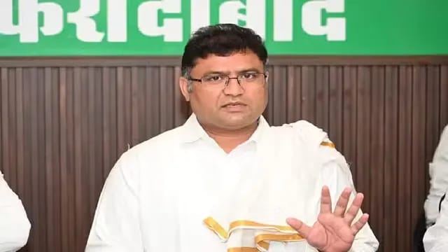 Big blow to BJP, Ashok Tanwar again joined hands with Congress