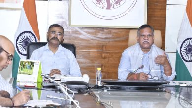 Chief Secretary Shri Manoj Kumar Singh and Director General of Police Shri Prashant Kumar gave necessary instructions regarding law and order