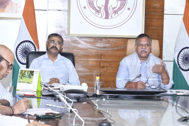 Chief Secretary Shri Manoj Kumar Singh and Director General of Police Shri Prashant Kumar gave necessary instructions regarding law and order