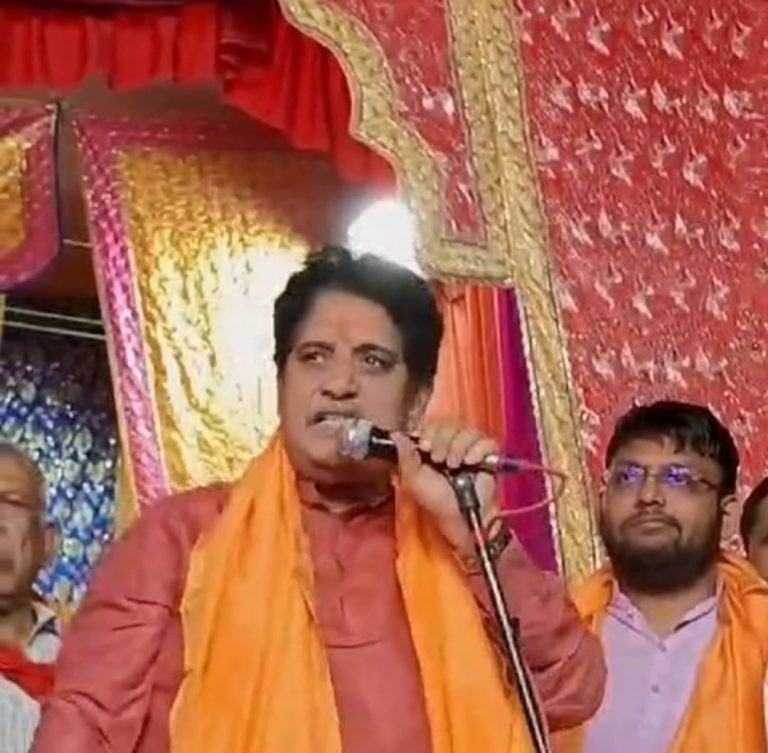 Roar from Ramlila stage: "Everyone's blood is red, but their DNA is not the same", a mantra to kindle the flame of Hindutva in children