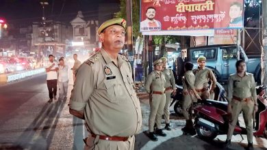 UP Bijnor News: City Kotwal took the vehicles parked on the road to the police station