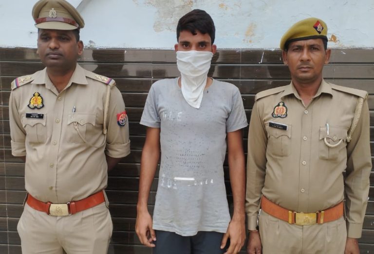 UP Bijnor News: A young woman who came to work at home was raped