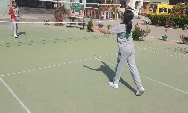 UP Bijnor News: Inter house badminton competition in Delhi Public School, Bijnor