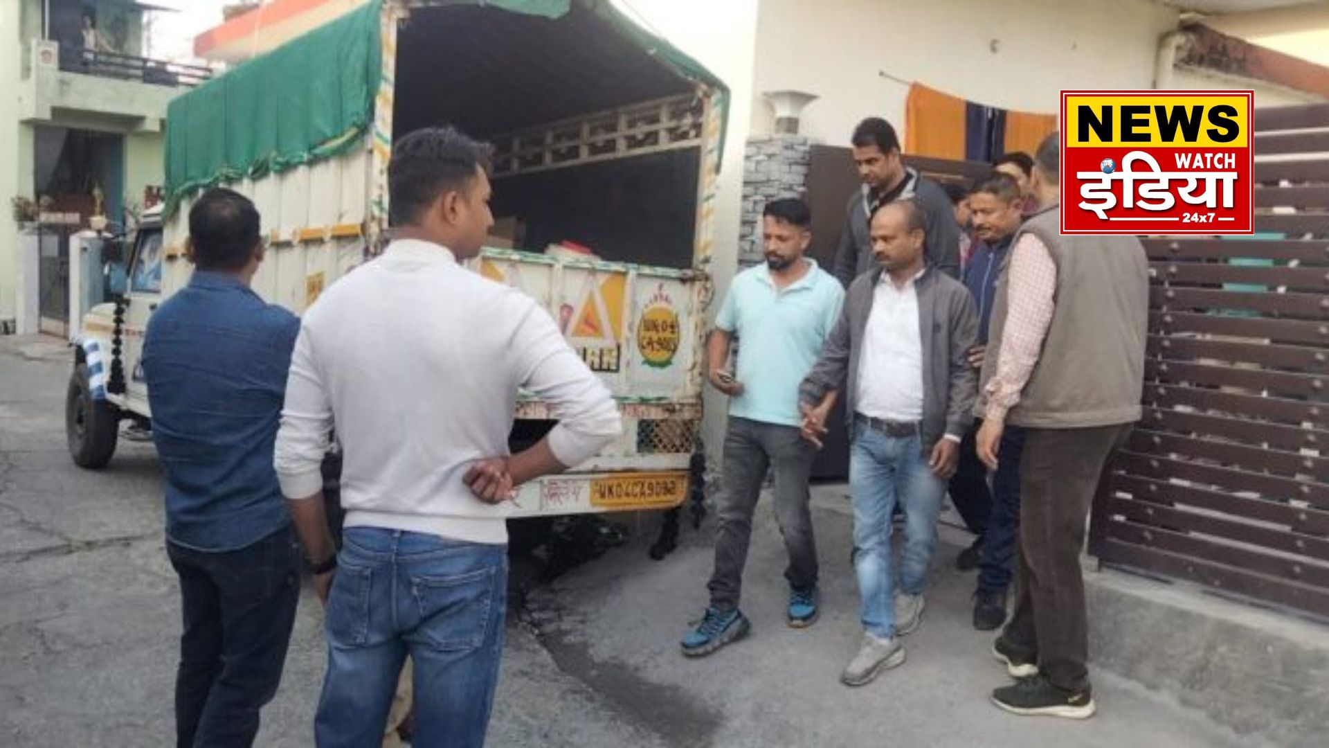 Illegal liquor business was going on in a house, liquor worth lakhs recovered, smuggler arrested
