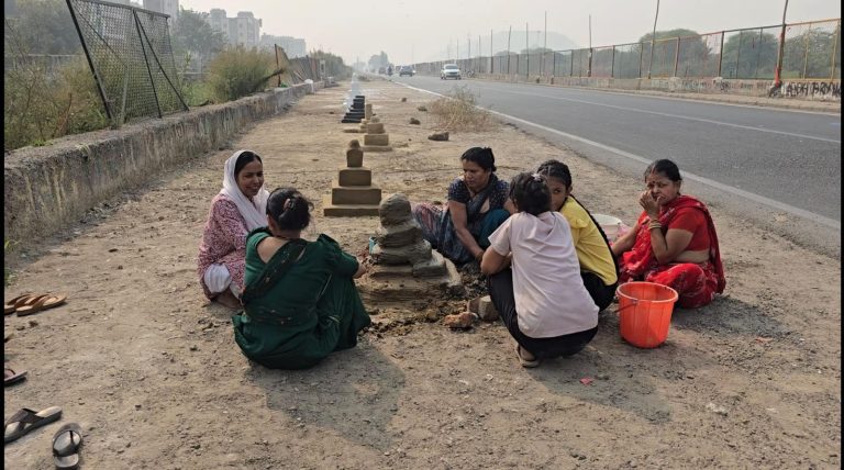 UP Ghaziabad News: Chhath Mahaparva celebrated with pomp in Ghaziabad! Purvanchal society immersed in the confluence of tradition and faith
