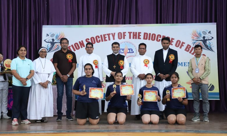 UP Bijnor News: The fourth inter-school badminton tournament concluded at St. Mary's School in Bijnor