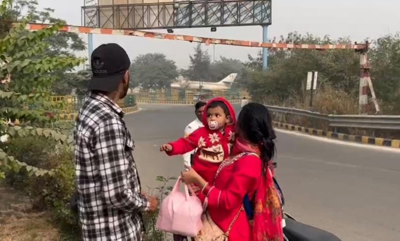 UP Ghaziabad News: Bike riding couple cheated on elevated road, fraudster disguised as a sadhu used hypnotism trick..