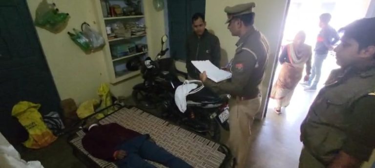 UP Bijnor News: JE's body found hanging from a rope