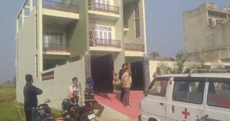 UP Bijnor News: Teacher's body found lying in the bathroom of the house