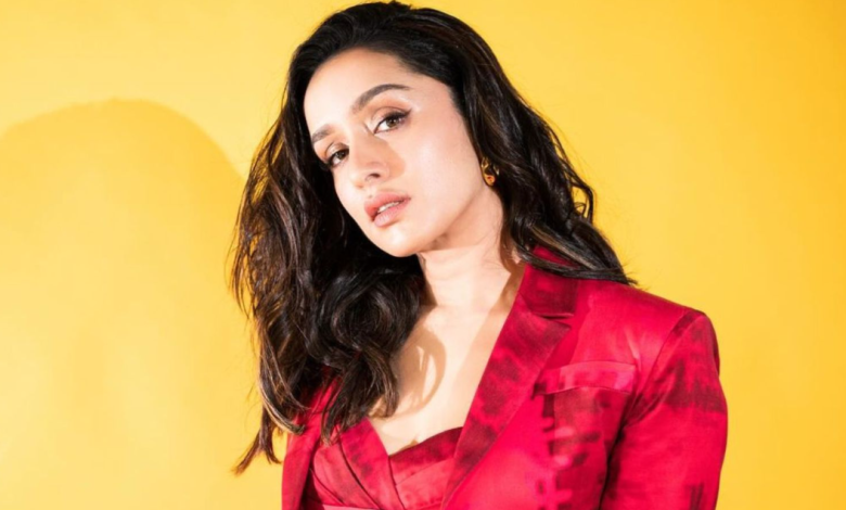 Shraddha Kapoor Hoarding News: Shraddha Kapoor reacts to fan's warning against hoardings on expressway